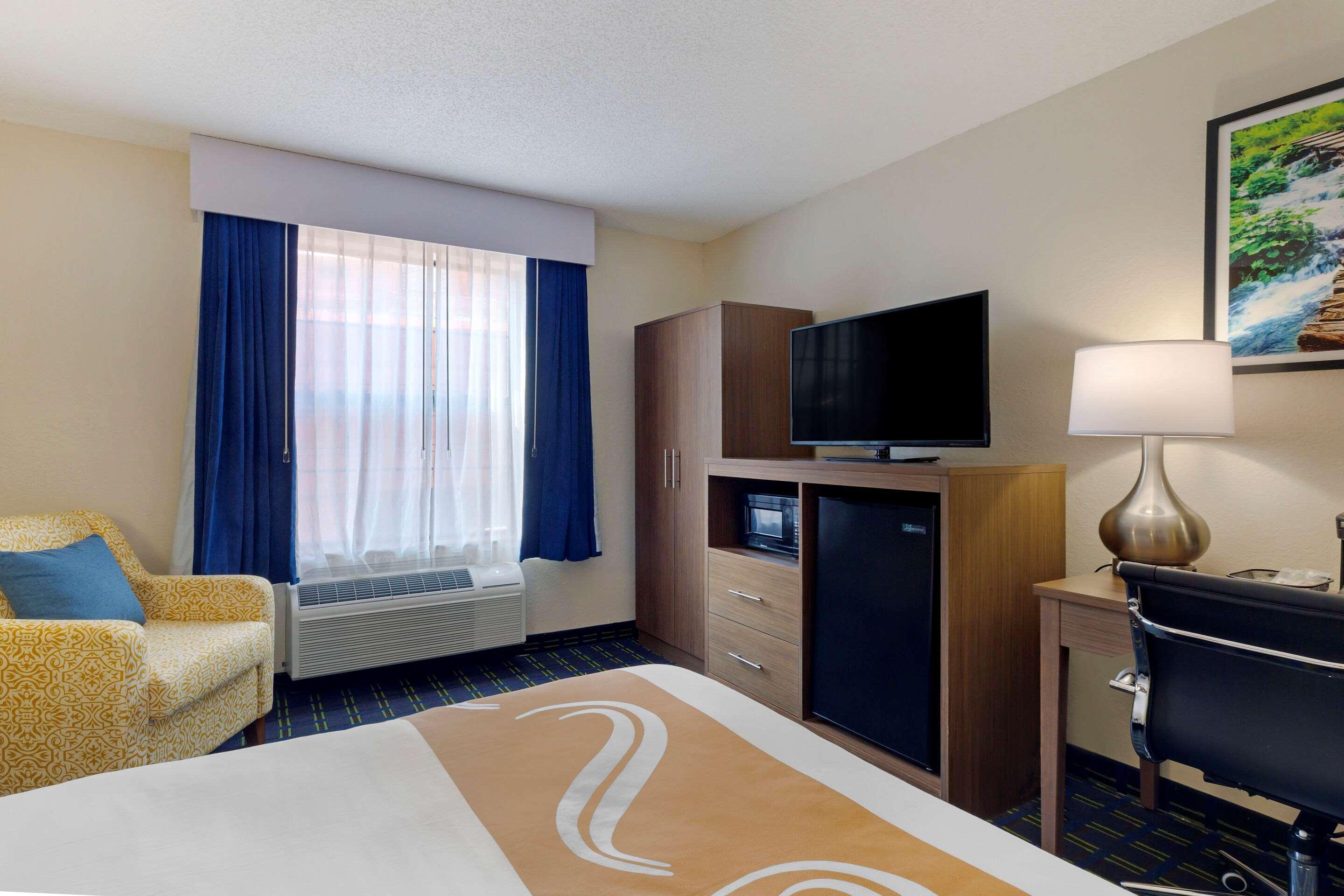Quality Inn Lee Extérieur photo