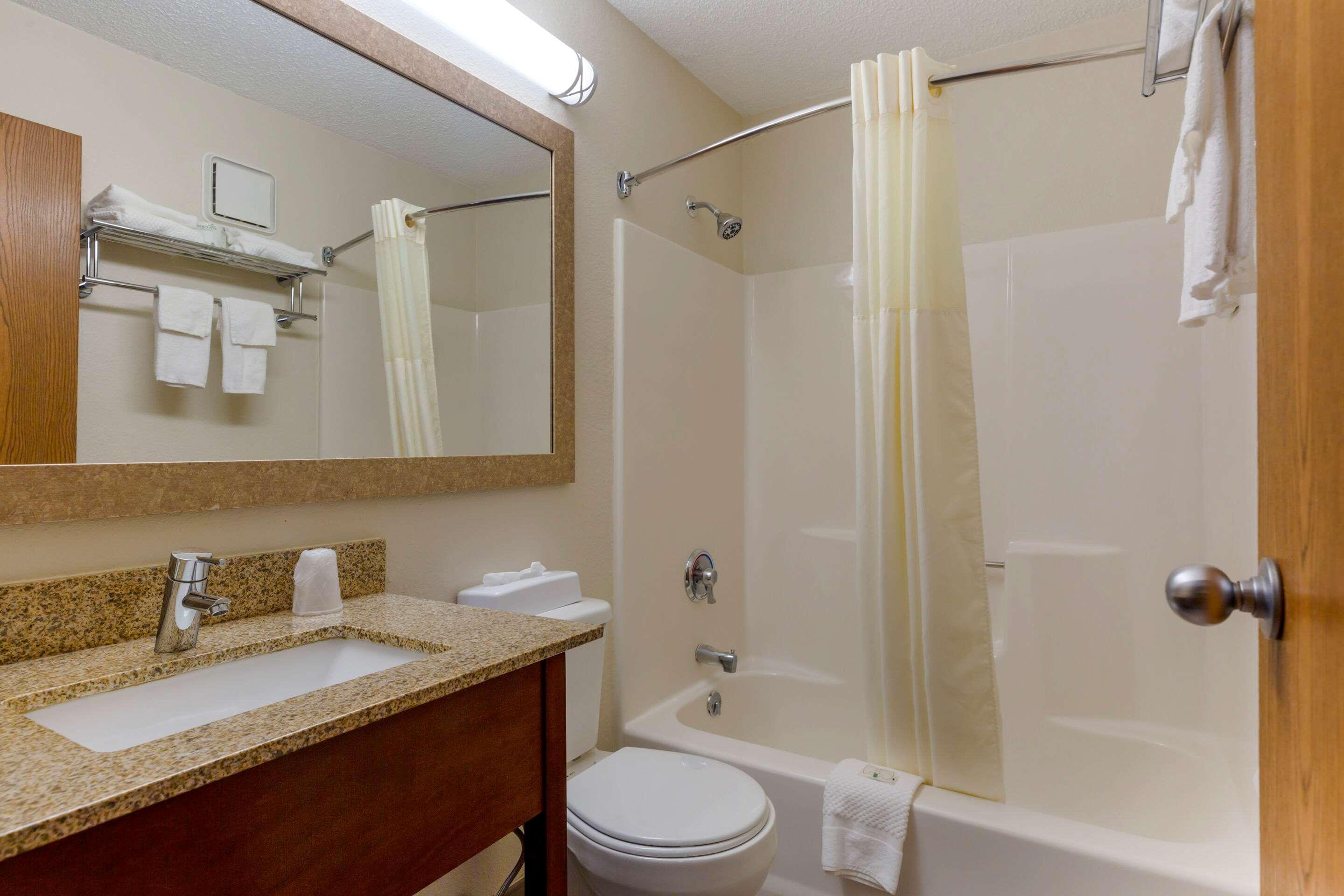 Quality Inn Lee Extérieur photo